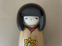 Kokeshi: Holzpuppe Suisen 6 Kokeshi: Holzpuppe Suisen – Bild 4