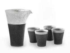 Sake Set Suzune S, 1 Karaffe, 4 Becher S 17 Sake Set Suzune S, 1 Karaffe, 4 Becher S -Qualitätsladen Für Geschirr sake set suzune s 1 karaffe 4 becher s 1